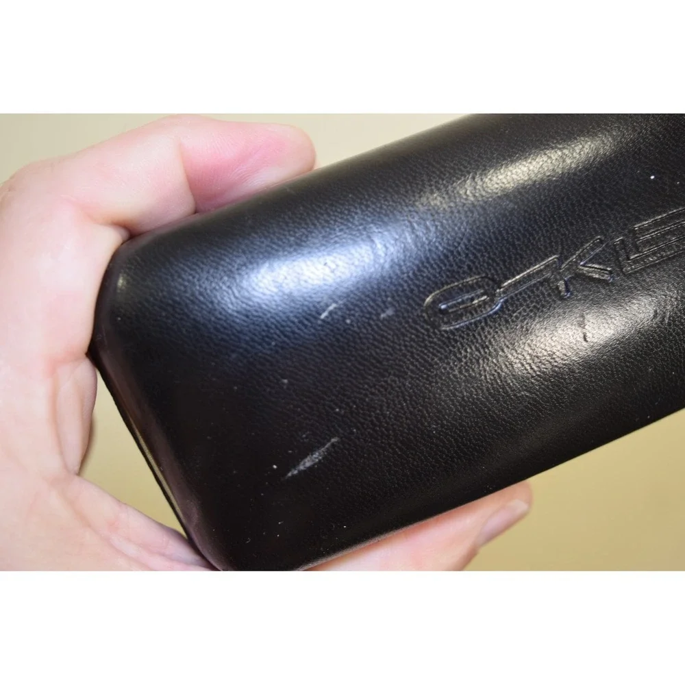 Oakley Sunglasses Eyeglasses Clam Shell Black - Logo CASE ONLY - Flaw